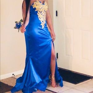 Custom made prom dress size 6. With choker